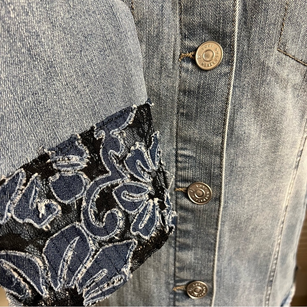 LOGO by Lori Goldstein Special Edition Jean Jacket denim With Lace size 4 NWT - Picture 7 of 11